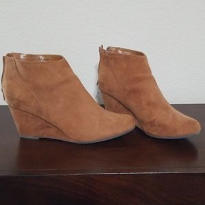 Camel Fioni Booties